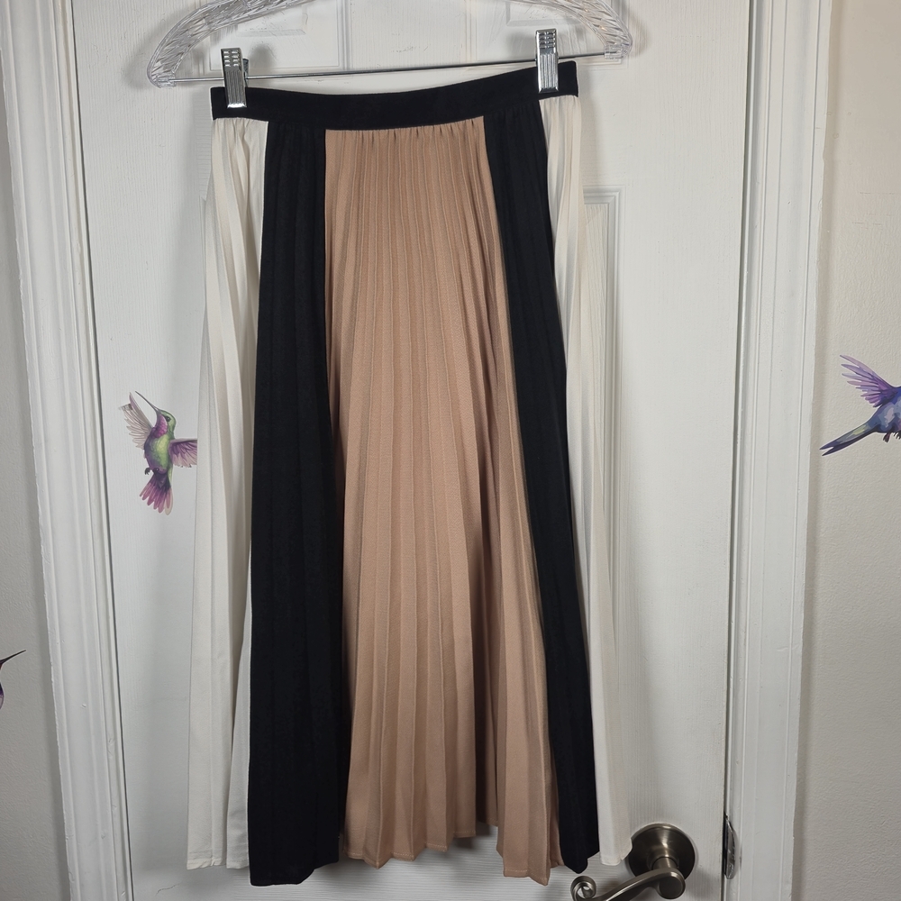 Plains & Prints Colorblock Pleated Midi Skirt Size 2 Beige Black White